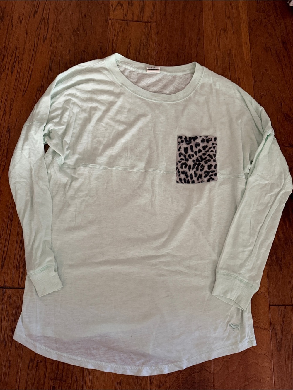 Victoria’s Secret PINK Mint Leopard Pocket Long Sleeve Tee S